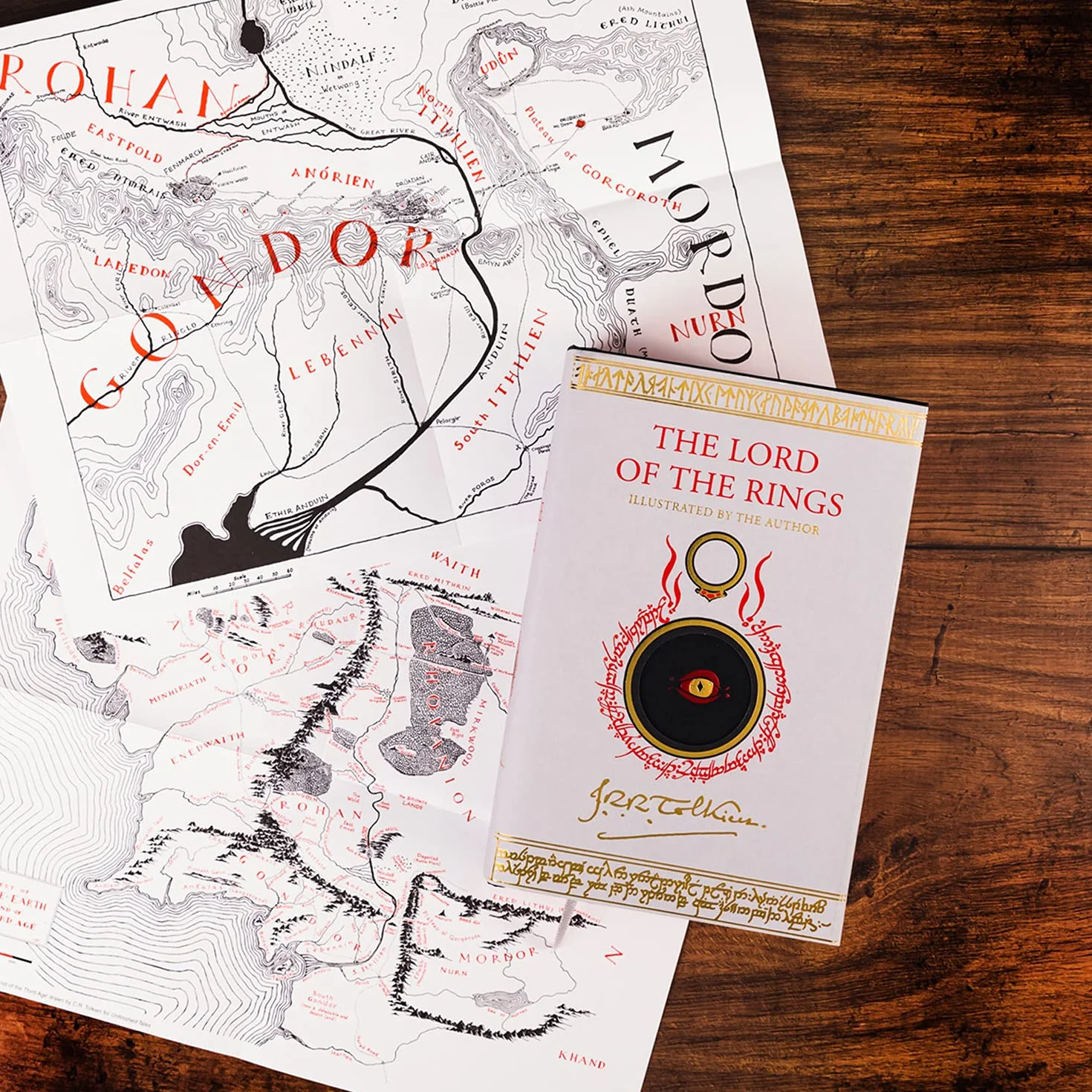 The Lord of the Rings: The Classic Bestselling Fantasy Novel