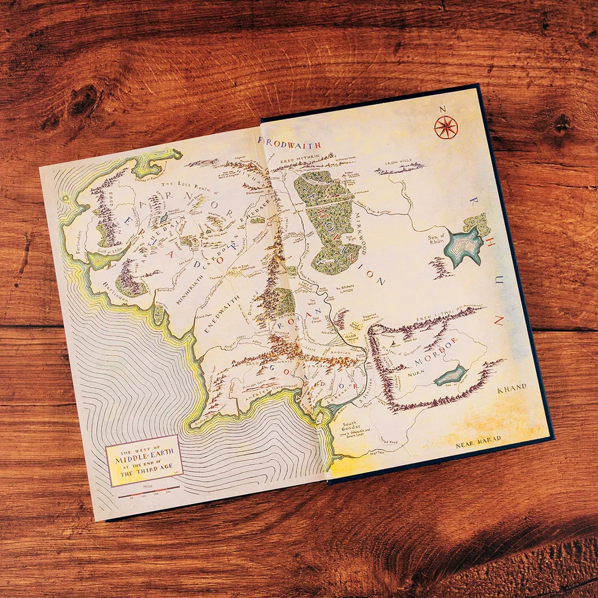 Unfinished Tales: The 40th Anniversary Illustrated Edition of the Classic Middle-earth Collection